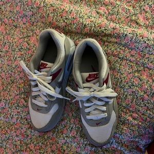 Almost brand new nike air maxes